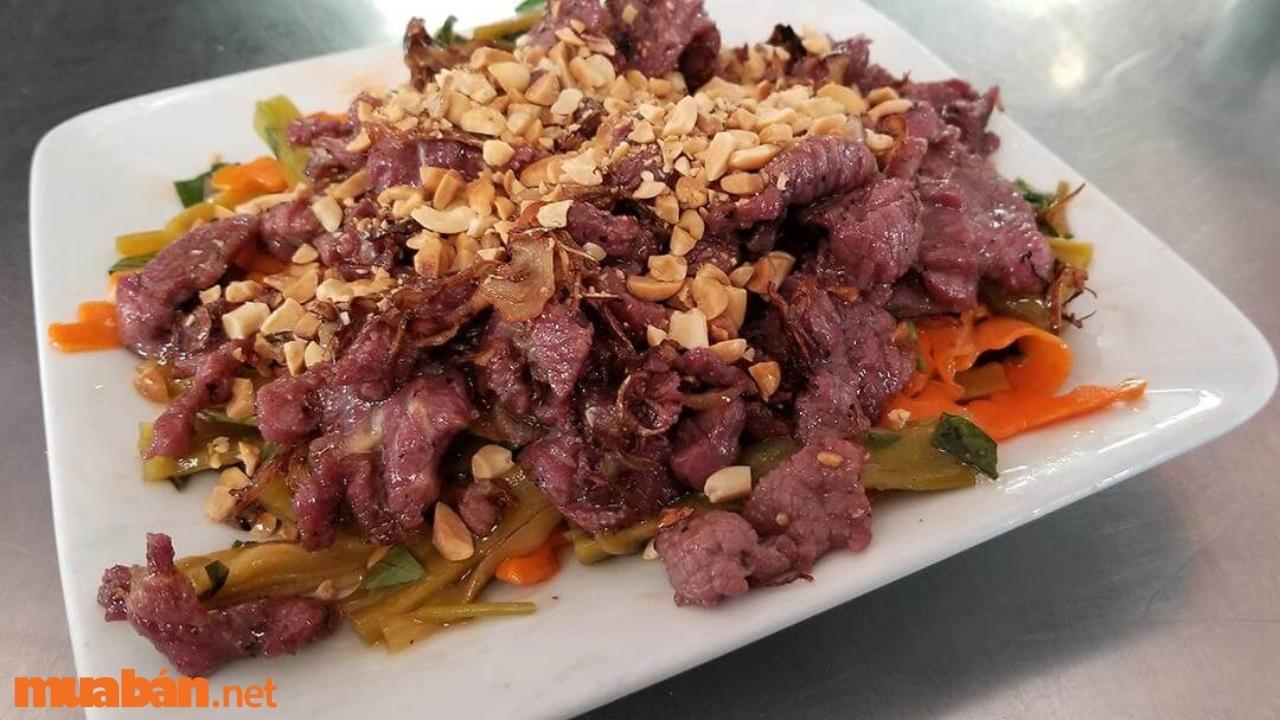 Thịt trâu là món cúng kiếng đặc trưng tại khu vực miền Trung, Tây Nguyên vào Tết Hạ Nguyên