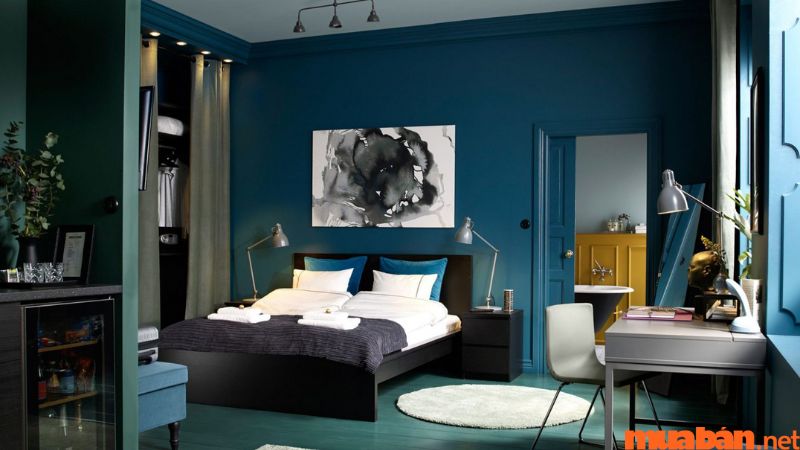 Phòng ngủ trở nên rộng rãi, ấm cúng hơn khi sử dụng màu xanh dương trong thiết kế