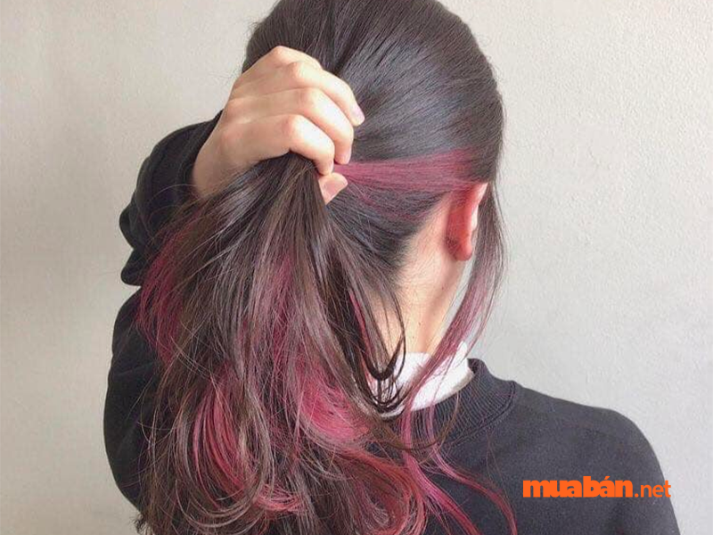 Với các cô nàng ưa phá cách, “nổi loạn”, màu tóc highlight đỏ là số hai thì không màu nào số một.
