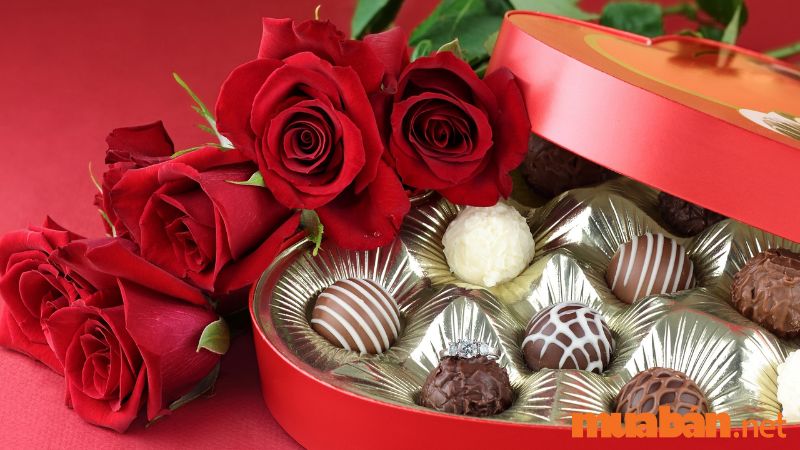 Hoa hồng + socola chính là tổ hợp hoàn hảo cho ngày lễ tình nhân