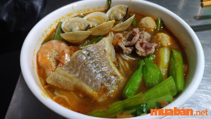 Quán ăn ngon quận 8 - Bún thái hải sản Cô Thúy