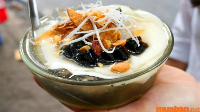 Món tào phớ đặc sản Hà Nội đã được cải tiến với nhiều loại "topping"