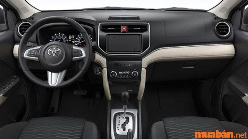 Đánh giá Toyota Rush 2021 - Thiết kế khoang lái
