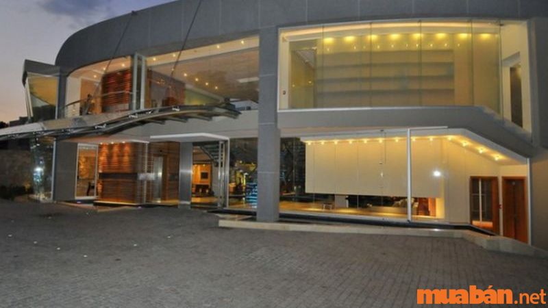 Mẫu nhà kính 2 tầng đẹp - Biệt thự kính 2 tầng hiện đại ở Nam Phi