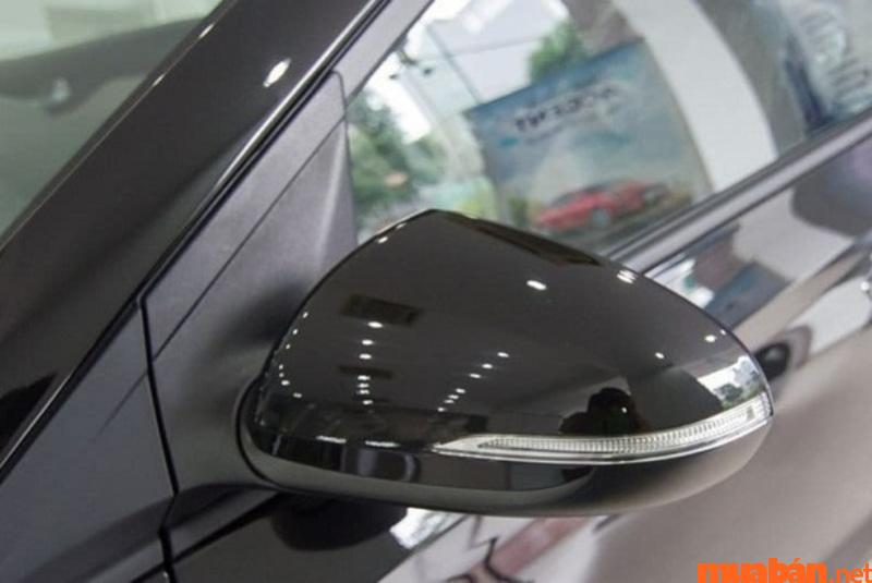 Gương chiếu hậu của xe Hyundai Accent