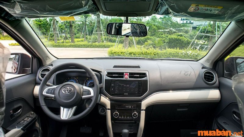 Đánh giá xe Toyota Rush 2020 - Khoang lái