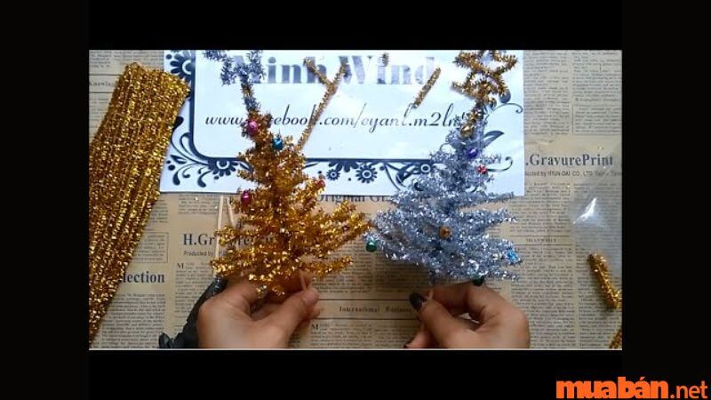 Cách làm cây thông Noel bằng dây kẽm xù