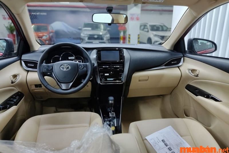 Ghế ngồi và khoang lái của Toyota Vios