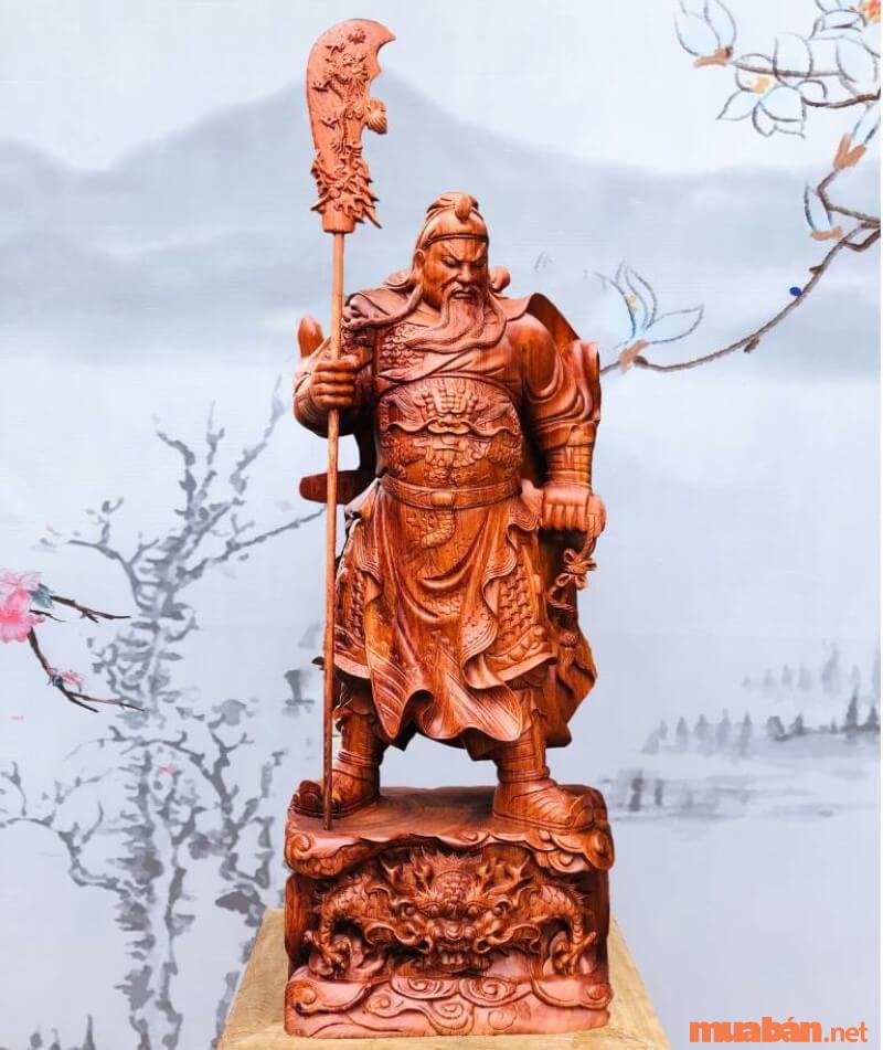 The image of Quan Cong holding a knife stands majestically and courageously.