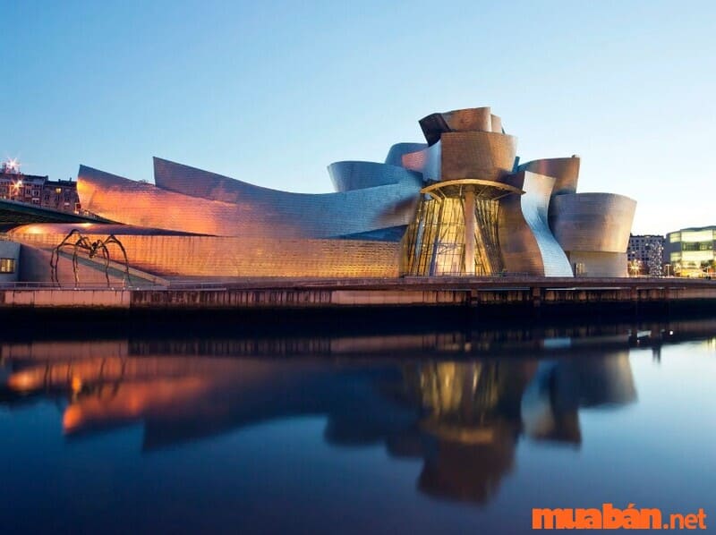 Guggenheim Museum - biểu trưng cho sự đơn giản, thuần túy mà cuốn hút vô cùng