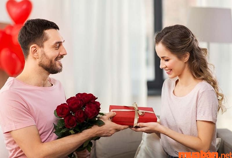 Ai là người tặng quà Valentine thì tùy vào quan niệm của bạn