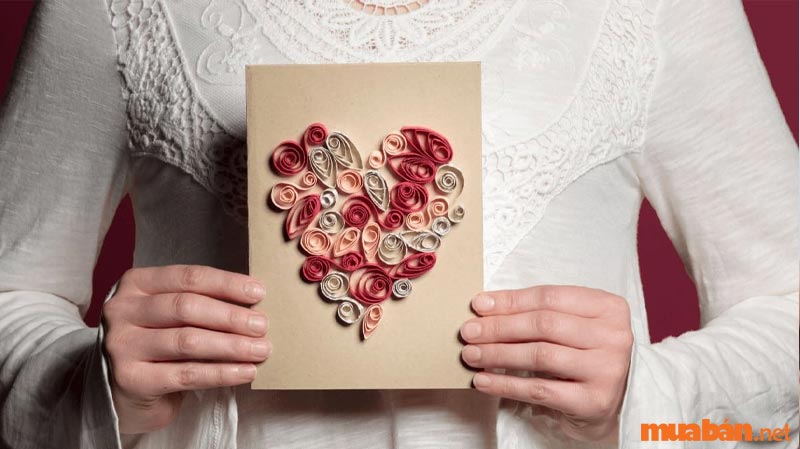 Trang trí thiệp Valentine với họa tiết giấy xoắn đẹp mắt