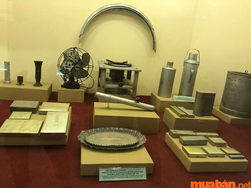 Các hiện vật được lưu giữ trong bảo tàng đường Hồ Chí Minh