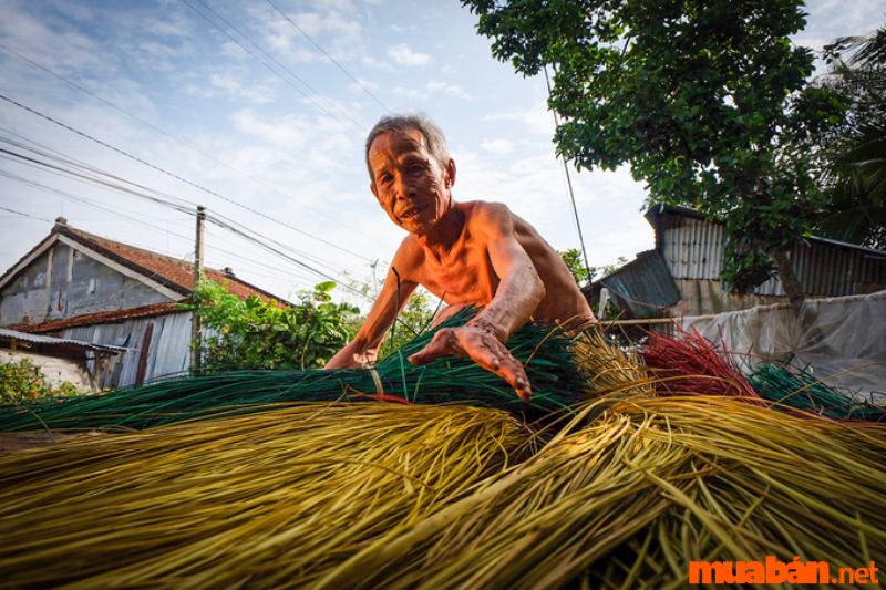 Thái Bình có gì chơi? Nghề dệt chiếu làng Hới, dệt nên những tâm tình