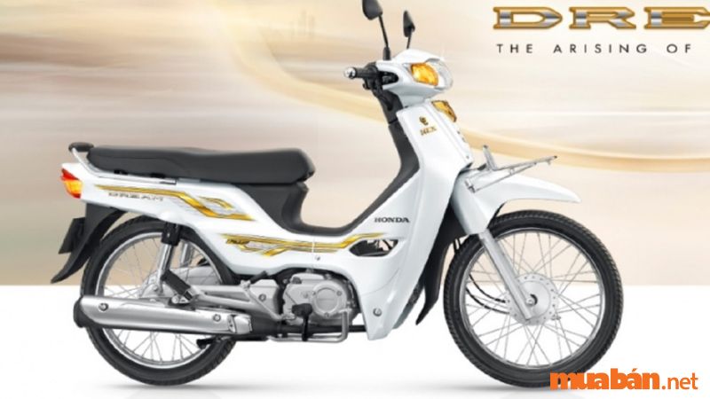 Honda Dream Thái trùm mền giá cả trăm triệu tại Hà Nội