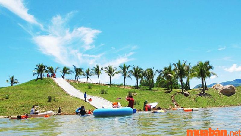 Đồng Xoài Bình Phước Có Gì Chơi? Du lịch tại Hồ Suối Lam