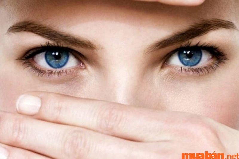 Phụ nữ có hốc mắt sâu thường có nhiều tham vọng và tính cách mạnh mẽ