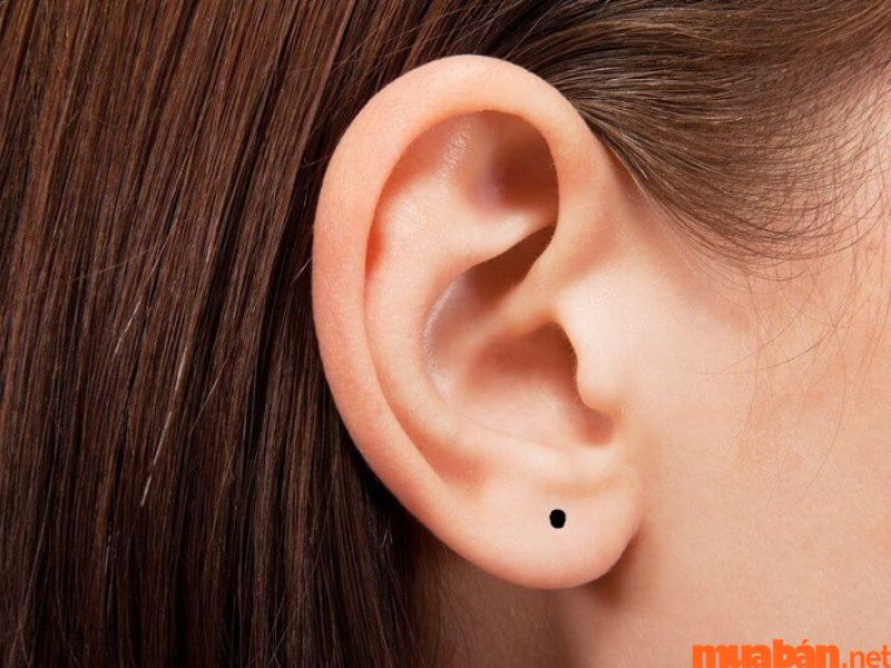 Nốt ruồi ở tai phải phụ nữ có ý nghĩa gì?