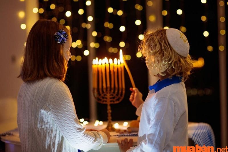 Lễ hội Hanukkah truyền thống của người Do Thái