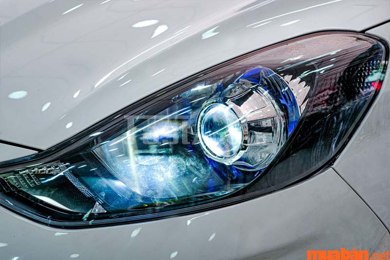 Cụm đèn Bi-Halogen Hyundai Accent