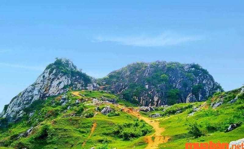 Núi Trầm được mệnh danh như là “cao nguyên đá mini” ngay giữa Hà Nội