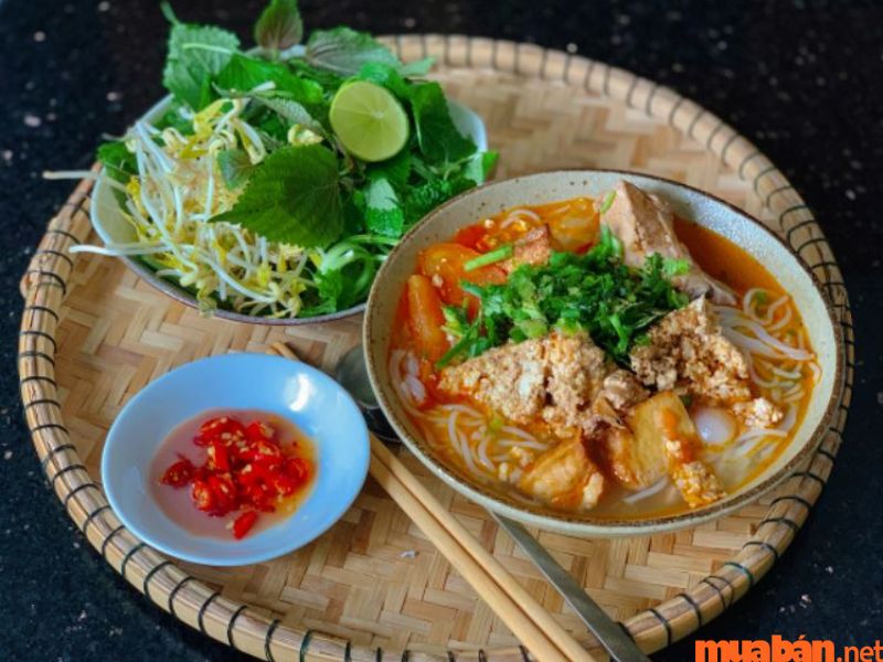 Bún riêu Đà Lạt chợ đêm