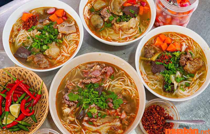 Bún bò Bà Nữ là địa chỉ bán bún bò nổi tiếng tại Đà Nẵng