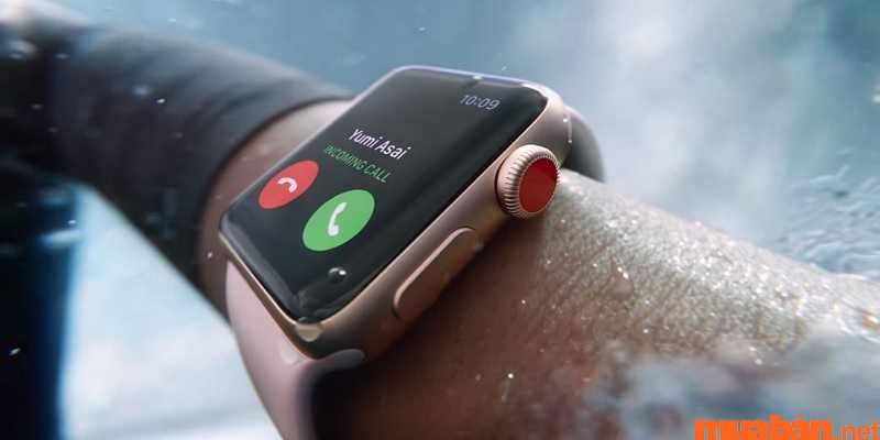 Apple Watch có tính năng giúp bạn thực hiện gọi điện thoại đi/nhận điện thoại đến