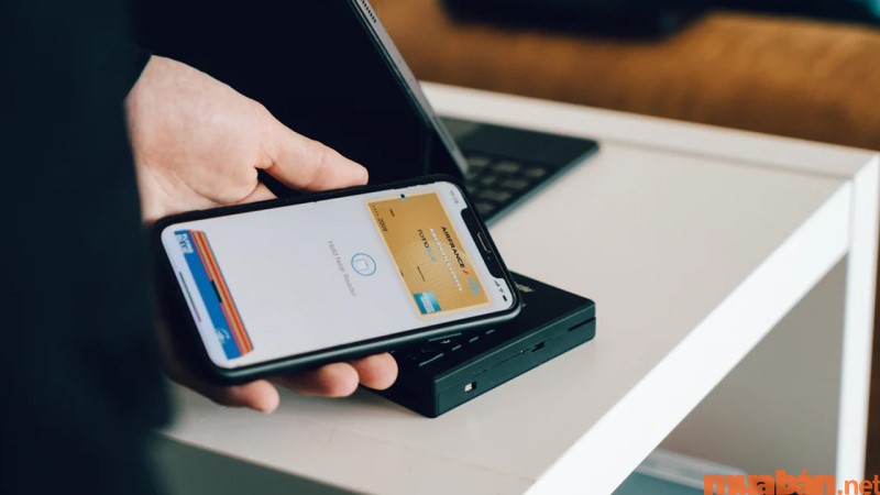 Người ta ứng dụng tính năng NFC như một ví điện tử cá nhân dùng để thanh toán trực tuyến.