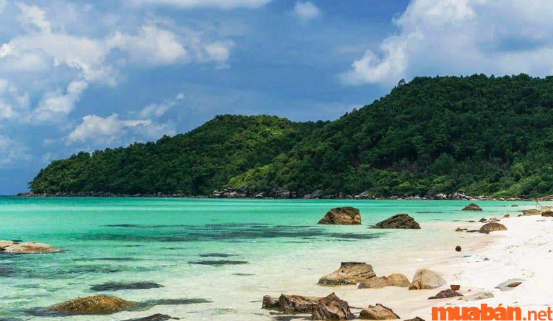 Bãi Ông Lang đứng ở vị trí thứ 7 trong TOP bãi biển đẹp nhất Phú Quốc khu Bắc đảo