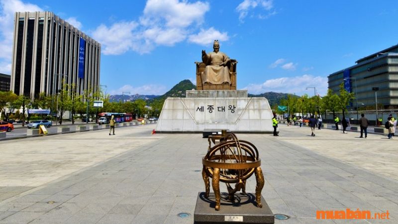 Quảng trường Gwanghwamun ở trung tâm thủ đô Seoul, là nơi diễn ra sự kiện lớn của đất nước