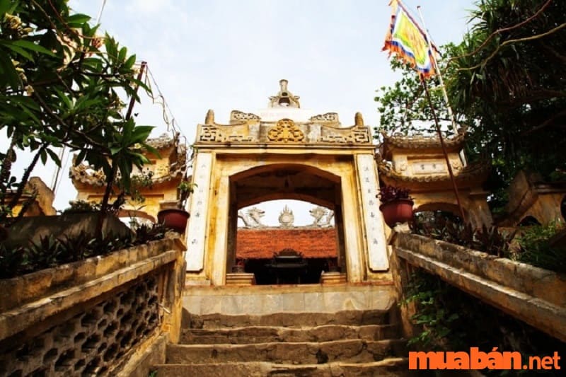 Kinh nghiệm du lịch Sầm Sơn - tham quan đền Độc Cước