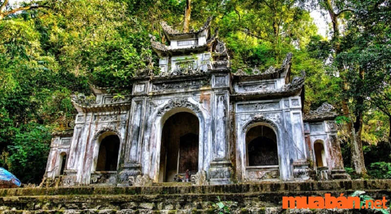 Kinh nghiệm du lịch Sầm Sơn - tham quan đền Cô Tiên