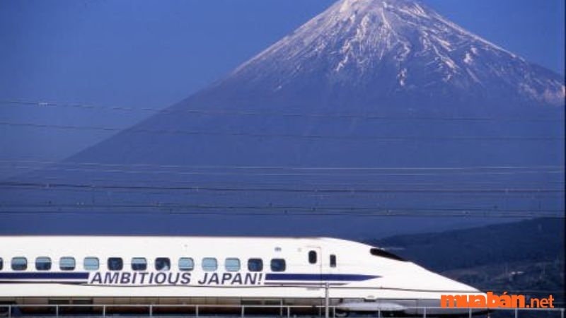 Di chuyển bằng tàu điện tại Nhật Bản