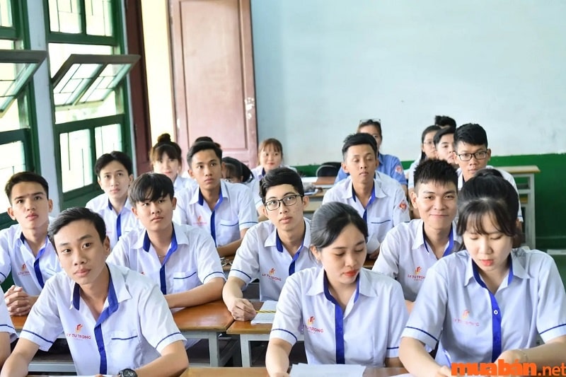 Học phí trường Cao đẳng Lý Tự Trọng TP HCM không cao, do đó bạn có thể tự tin đăng ký những ngành học mà mình yêu thích.