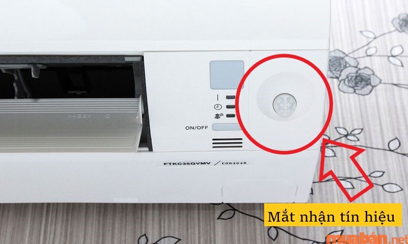 Kiểm tra mắt nhận tín hiệu của điều hòa khi máy lạnh Sumikura báo lỗi E4