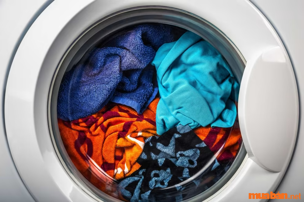 Một nguyên nhân khác gây ra lỗi U3 trên máy giặt Aqua là mất cân bằng khi giặt quần á