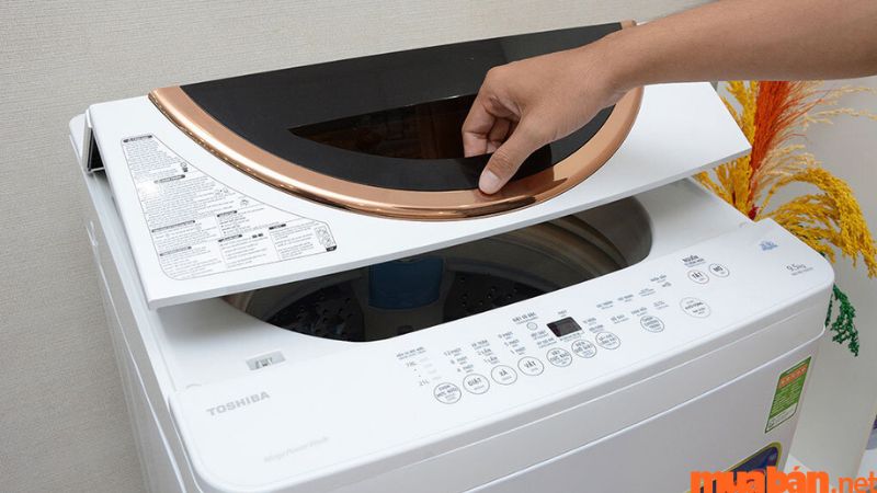 Máy giặt Toshiba báo lỗi E23 do cửa máy giặt đóng chưa kín
