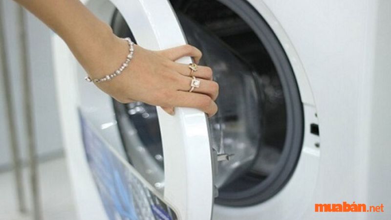 Kiểm tra công tắc cửa của máy giặt Panasonic