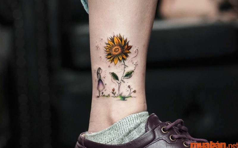 Hình xăm hoa hướng dương 3d ở chân và cổ chân