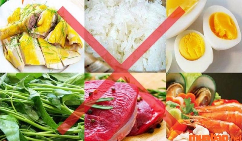 Sau khi xăm hình thì không nên ăn các món như hải sản, rau muống, thịt bò và gà,...