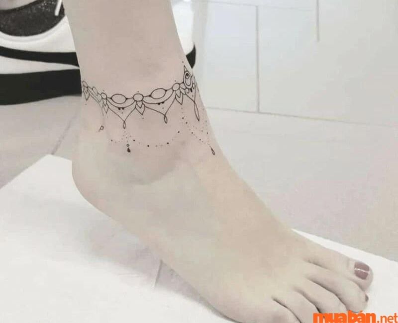 Hình xăm cồ bàn chân nữ giới hình vòng chân