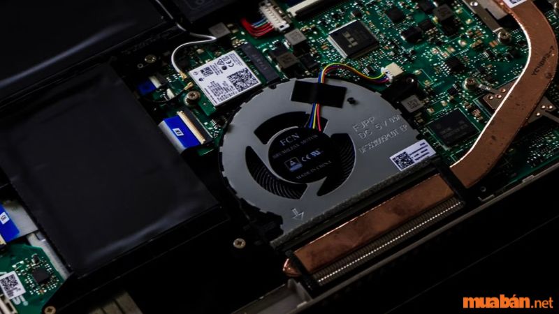 GPU quá nóng có thể gây ra nhiều vấn đề về hiệu suất và độ bền của máy tính