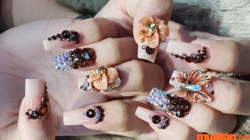 Mẫu nail đính đá đẹp đơn giản 