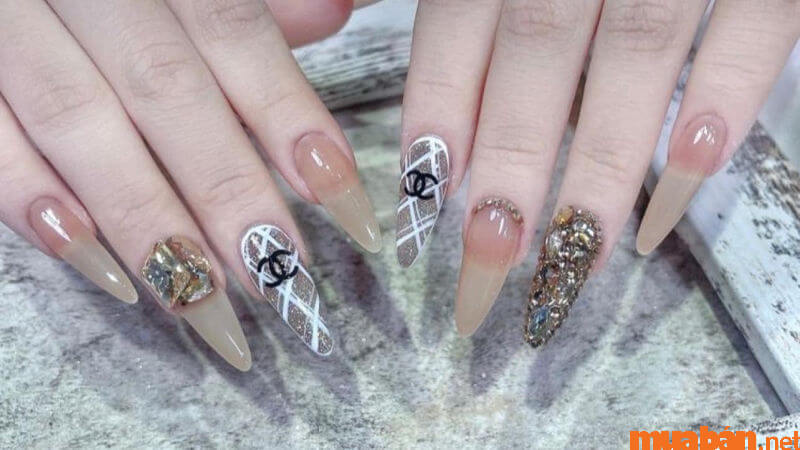 🤍 𝑶𝒂̆𝒏 𝑵𝒂𝒊𝒍𝒔 𝑩𝒆𝒂𝒖𝒕𝒚 ✦ Form móng tròn... - Oăn Nails Beauty |  Facebook