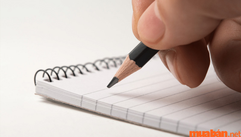 Viết ý chính ra giấy giúp bạn ghi nhớ và tổng hợp thông tin tốt hơn