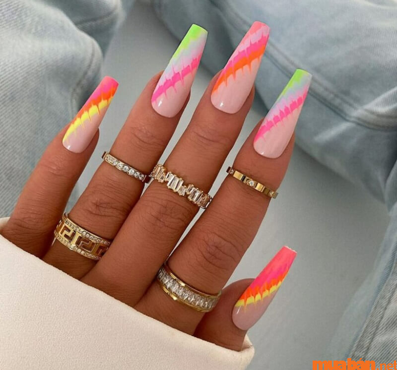 Mẫu nail đẹp đi biển màu Neon hiện đại