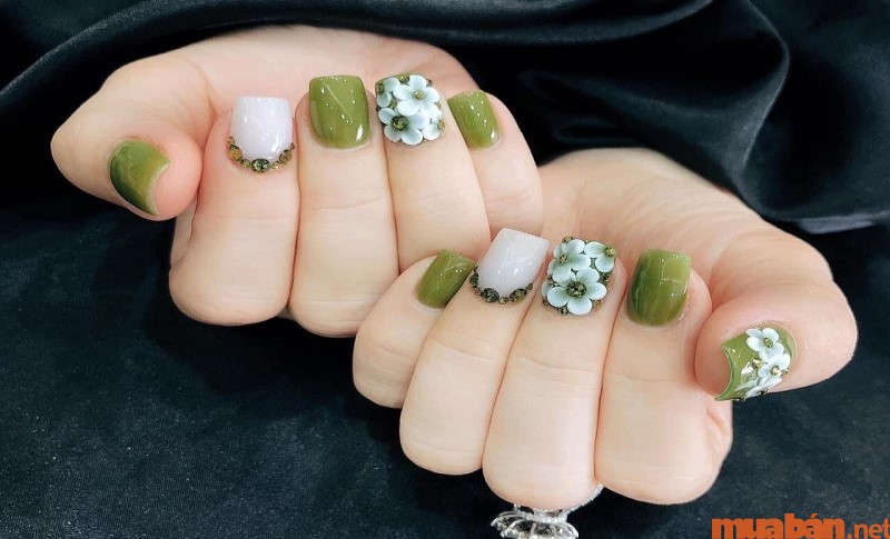 Mẫu nail tay xanh bơ phối màu cùng họa tiết cách điệu