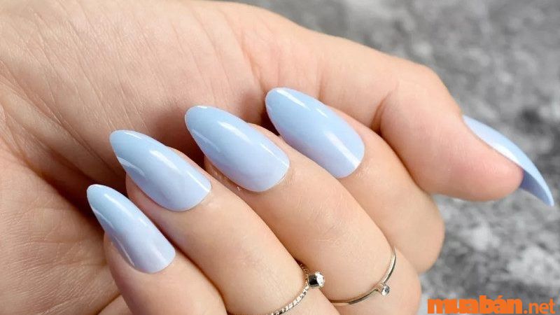 Nhẹ nhàng với nail xanh dương nhạt hút mắt