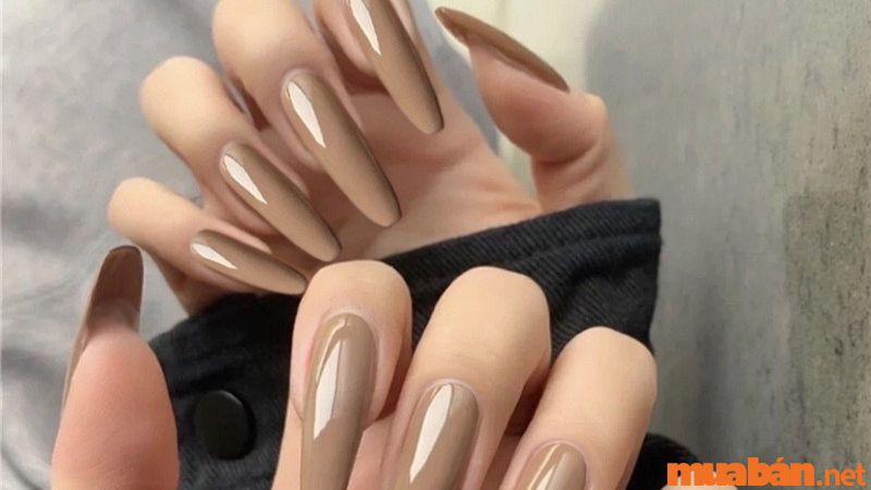 Mẫu nail nâu sữa sang chảnh cho cô nàng sành điệu